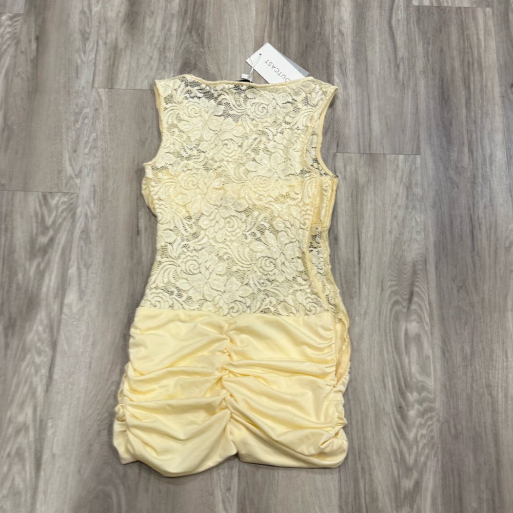 Yellow Lace Women Romper - Picture 4 of 5